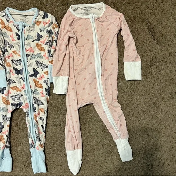 Three Caden Lane Convertible Sleepers - Picture 4 of 5